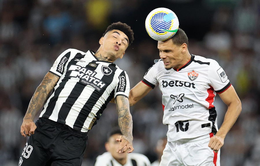 Botafogo empata com o Vitória e deixa a liderança do Brasileirão